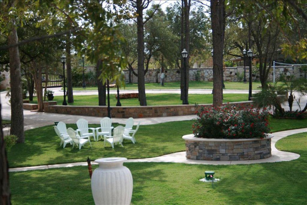 Paradise Resort At Hill Country Buchanan Dam Esterno foto